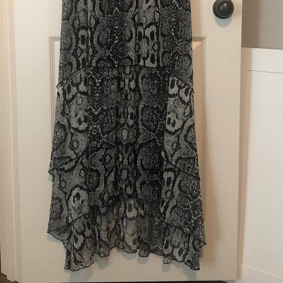 Madison black and cream elastic cinched waist full length hi-low maxi dress 1X - Picture 2 of 6